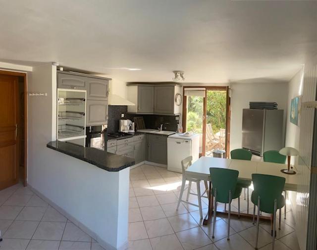 كاركيران Joli Rez-De-Villa 80 M2 Proche Mer المظهر الخارجي الصورة